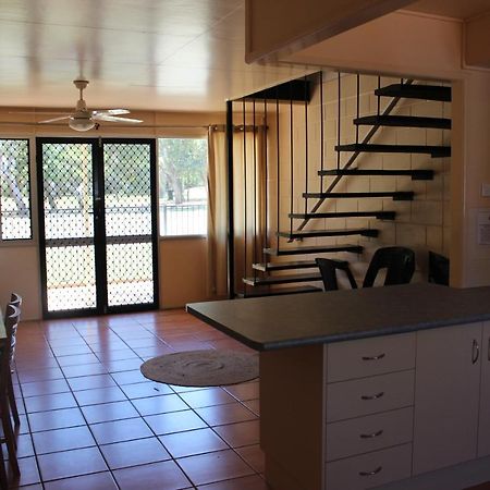Pippies Beachhouse Backpackers Rainbow Beach Ngoại thất bức ảnh