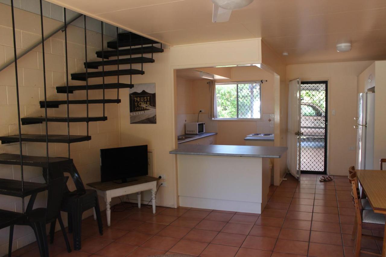 Pippies Beachhouse Backpackers Rainbow Beach Ngoại thất bức ảnh